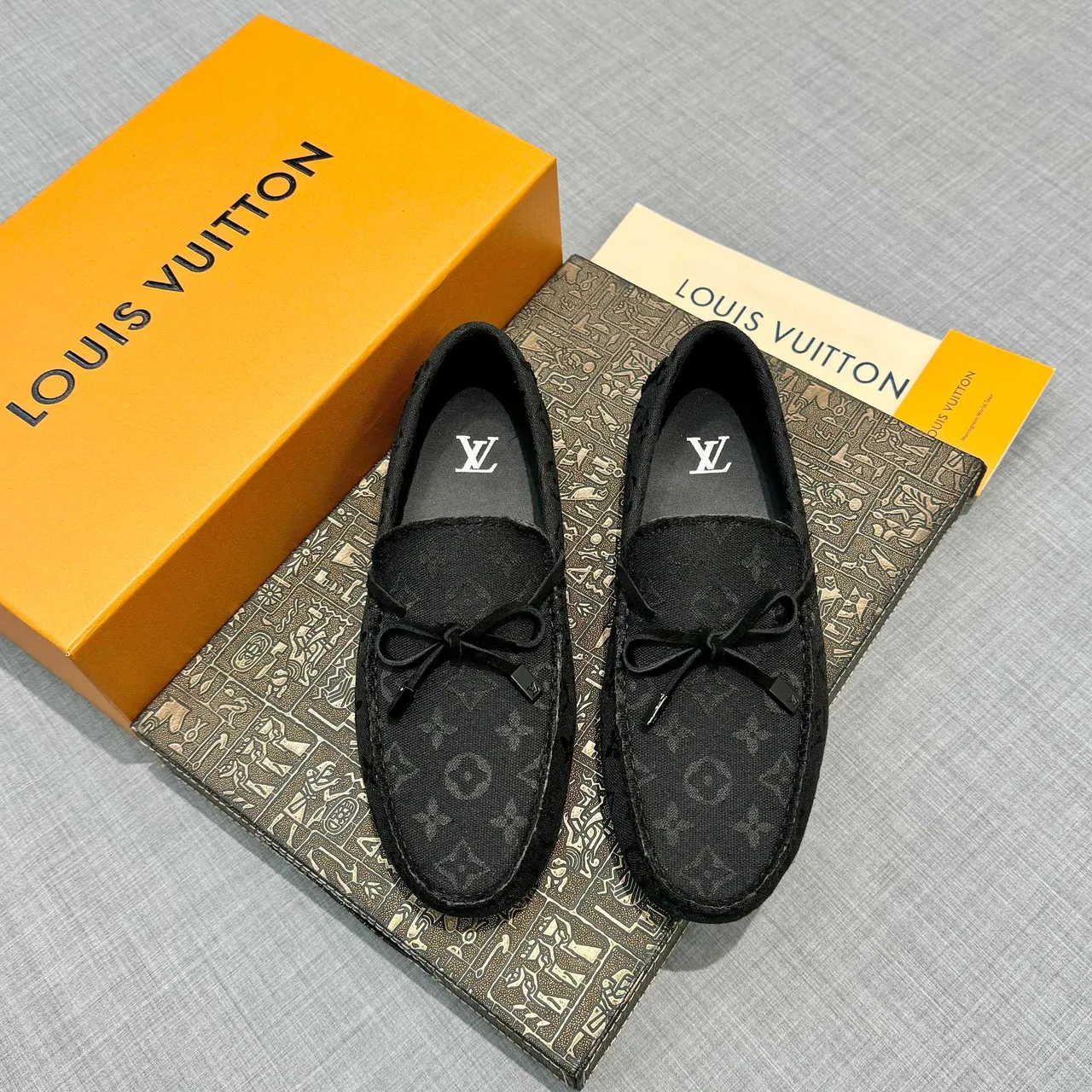 Louis Vuitton Noir Mocassin Monogram Jacquard Tissu Nœud-Frange Avant 6