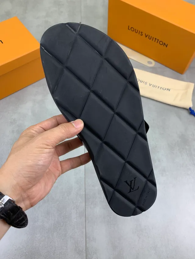 Louis Vuitton Black Patent Buckle Strap Casual Sandals 2