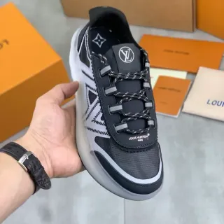 Louis Vuitton Negro y Blanco Paneles Geométricos Costurados Malla y Superposición Sintética Sneakers Lifestyle