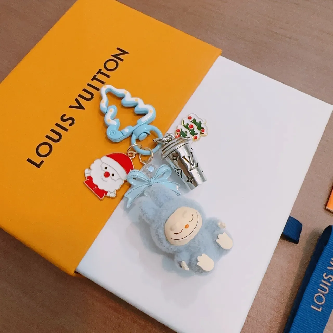 Louis Vuitton Blue White Plush Bunny Centerpiece Enamel Holiday Charms Handbag 5