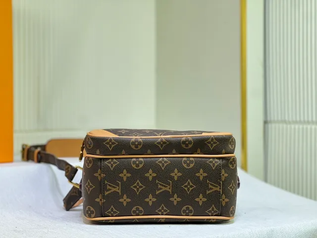 Louis Vuitton Boîte Chapeau Brown Monogram Canvas Boston Bag 3