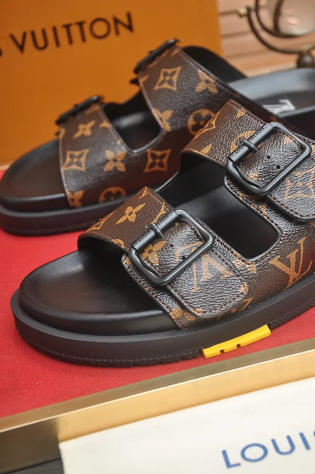 Sandalias casuales Louis Vuitton lona monogram correa doble hebilla marrón y negro 2