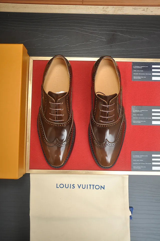 Louis Vuitton Marron Noir Cuir Patent Brillant Détail Wingtip Brogue 5