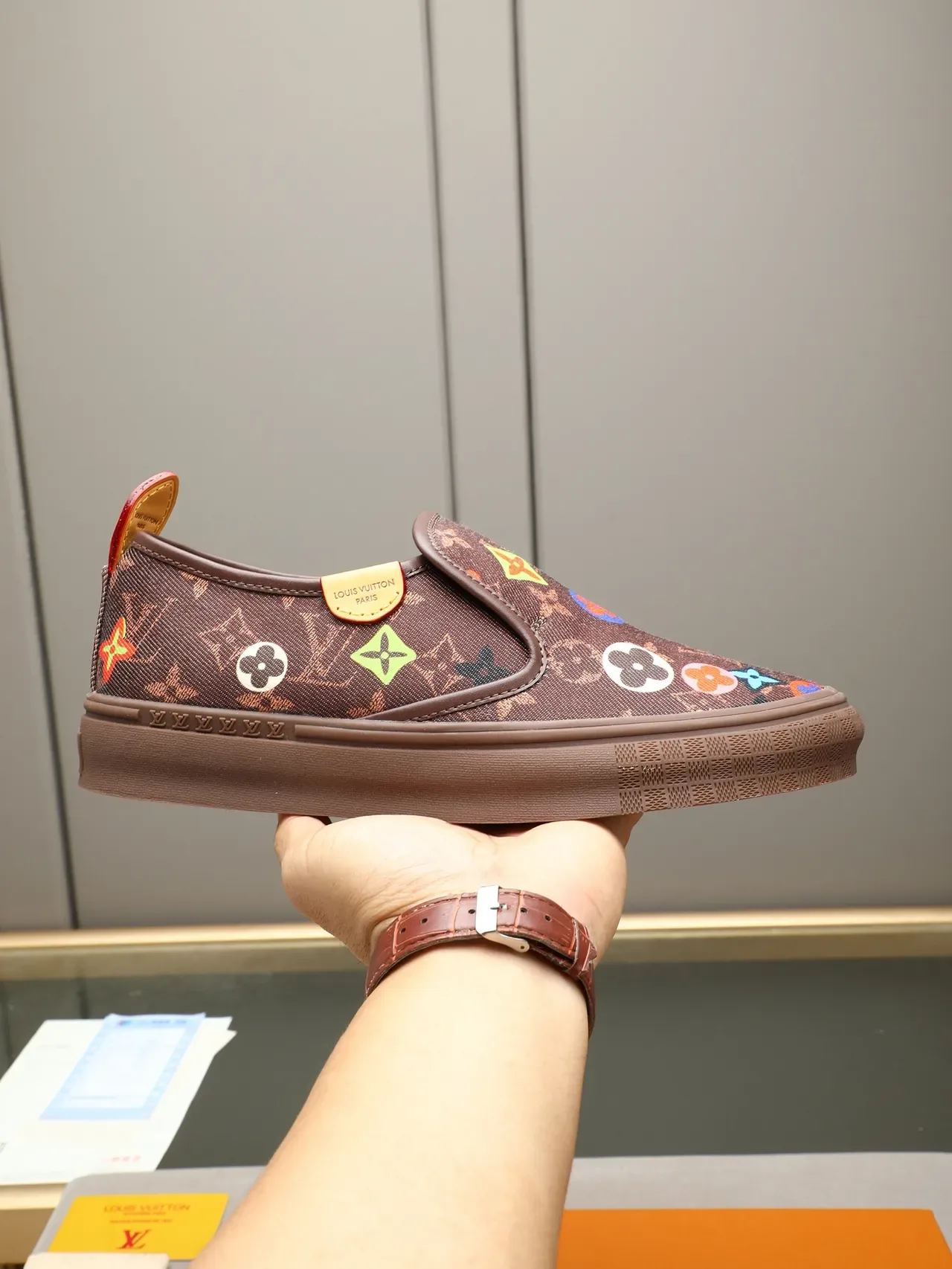 Louis Vuitton Zapatillas Lifestyle Slip-On Marrón Multicolor de Monograma Canvas 1