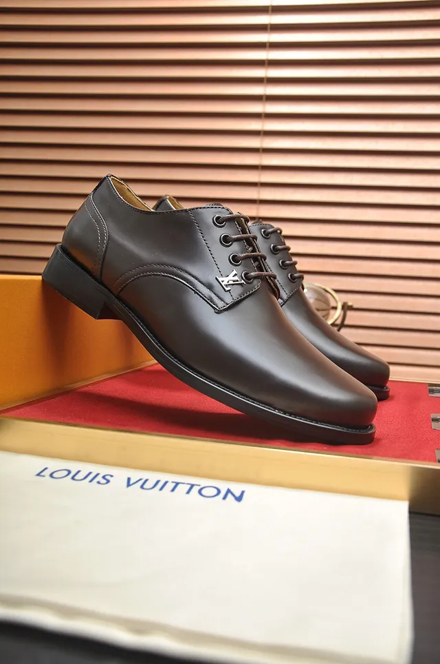 Louis Vuitton 棕色抛光皮革牛津鞋 9