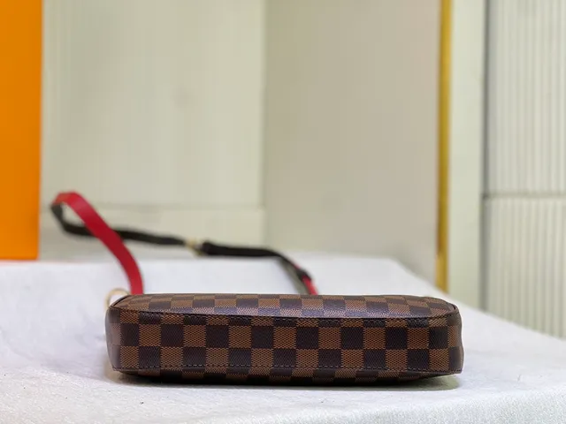 Louis Vuitton Marrom Vermelho Xadrez Lona Fechamento Duplo Zíper Superior Bolsa Hobo 3