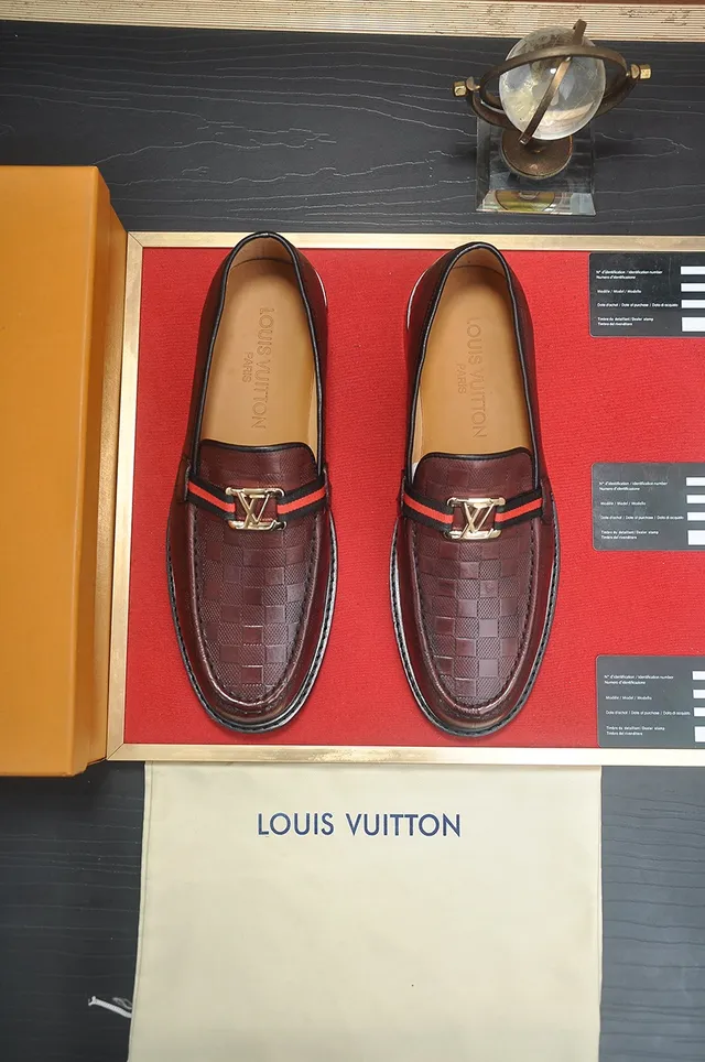 Louis Vuitton Bordeaux Noir Cuir tressé LV Twist-Lock Buckle Mocassin 2