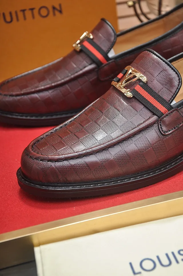 Louis Vuitton Bordeaux Noir Cuir tressé LV Twist-Lock Buckle Mocassin 3