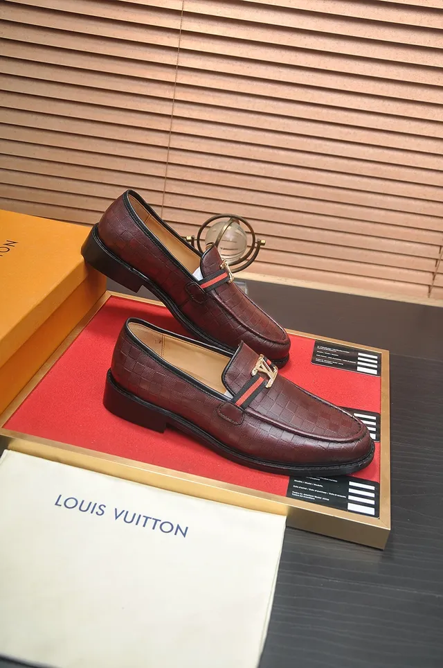 Louis Vuitton Bordeaux Noir Cuir tressé LV Twist-Lock Buckle Mocassin 5
