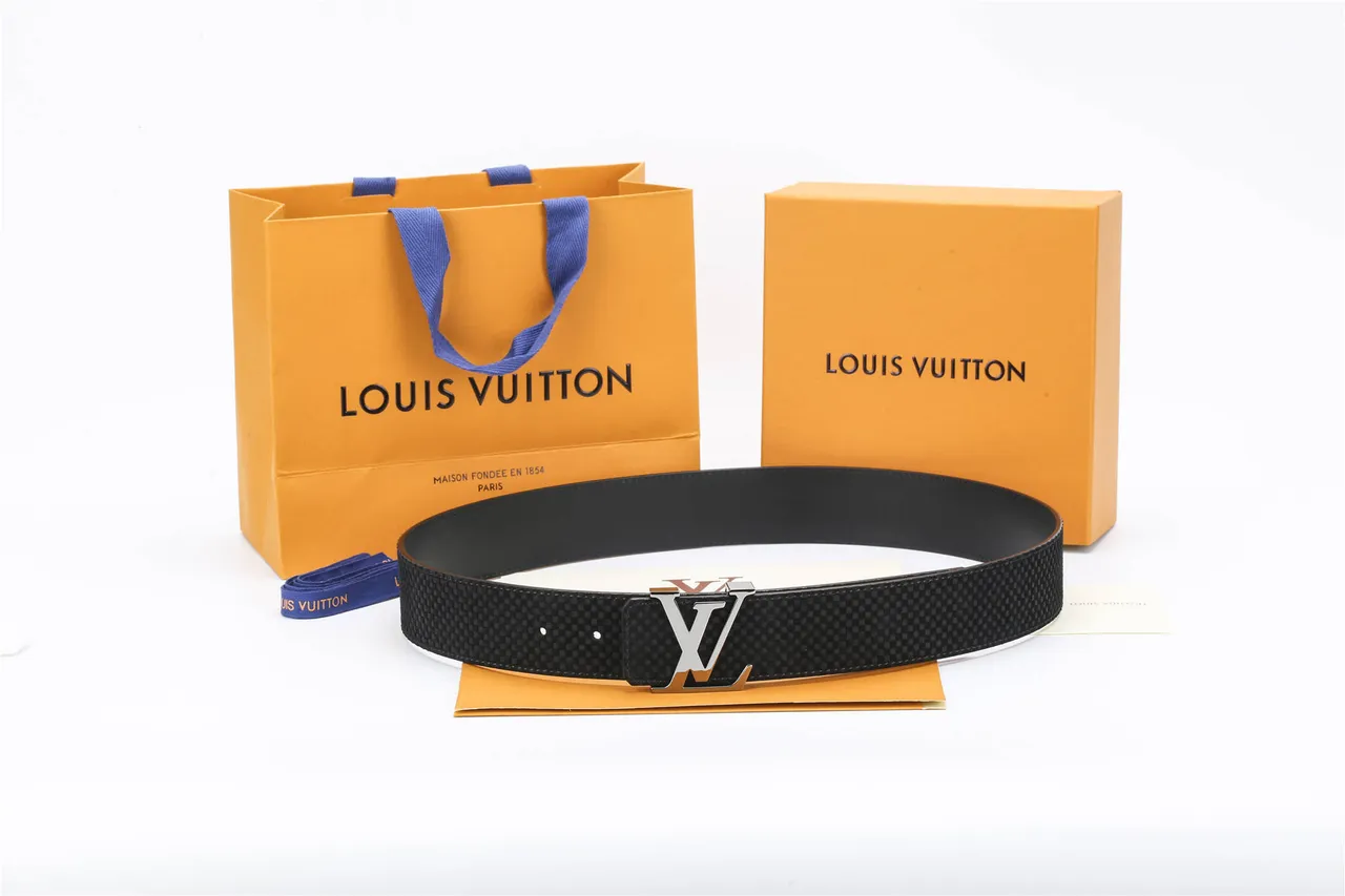 Louis Vuitton Carbon Fiber Texture LV Monogram Buckle Leather Belt 2
