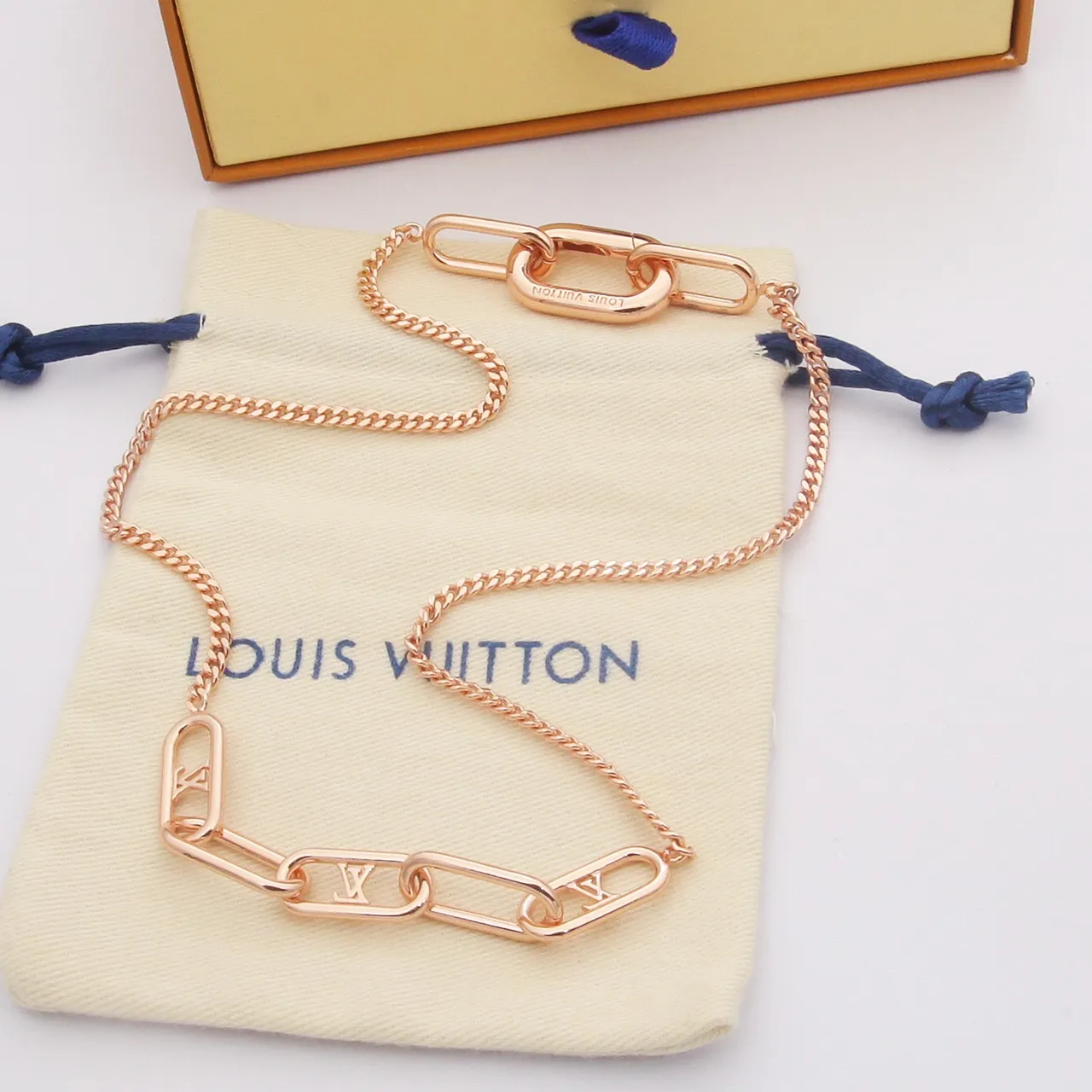 Louis Vuitton قلادة سلاسل ذهبي وردي ذهبي فضي 3