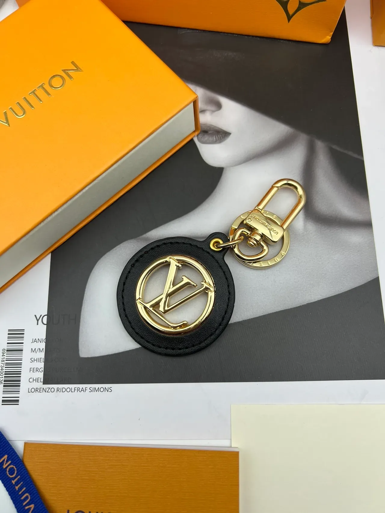 Louis Vuitton 圆形钥匙扣 红色金色 圆形皮革 花押 手袋 6