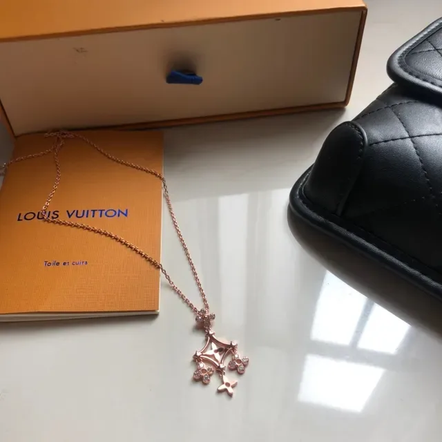 Louis Vuitton Dentelle de Diamants Pingente de Diamantes em Ouro Rosa 3