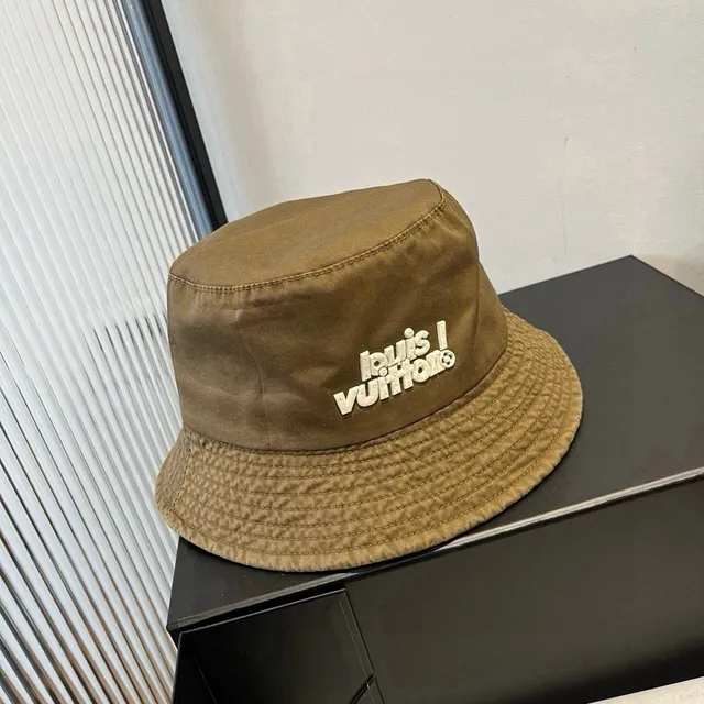 Louis Vuitton Logo Bordado Sombrero de Cubo Oliva 9