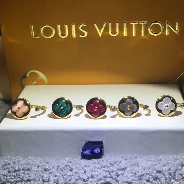 Anéis Louis Vuitton Motivo Floral Esmalte e Madreperla 2