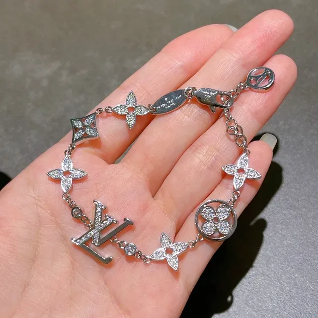 Louis Vuitton Coleção Flower Pulseira com Cristais e Monograma 3