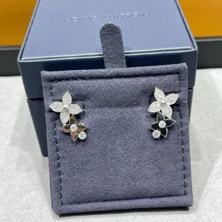 Louis Vuitton Brincos Stud Flor Prata Preto Motivo Floral Diamantes Pavé-Set