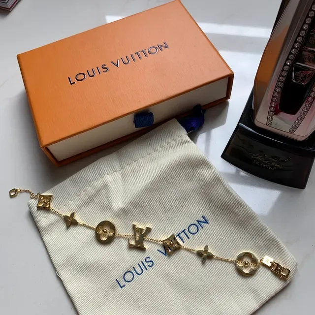 Louis Vuitton Gold Chain Interlocking LV Motif Bracelet 2