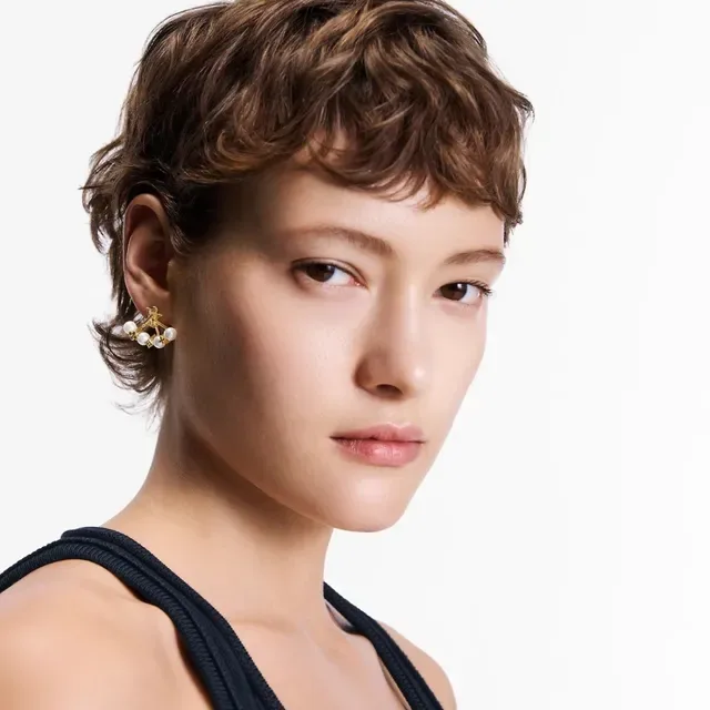 Louis Vuitton Gold-Tone Pearl Bar Stud Earrings 8