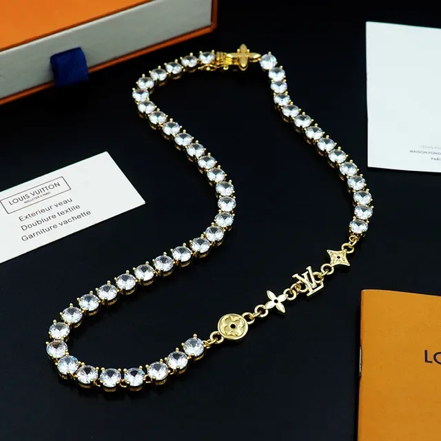 Colar Louis Vuitton Ouro Branco Estilo Tênis Pedras Pavé 4