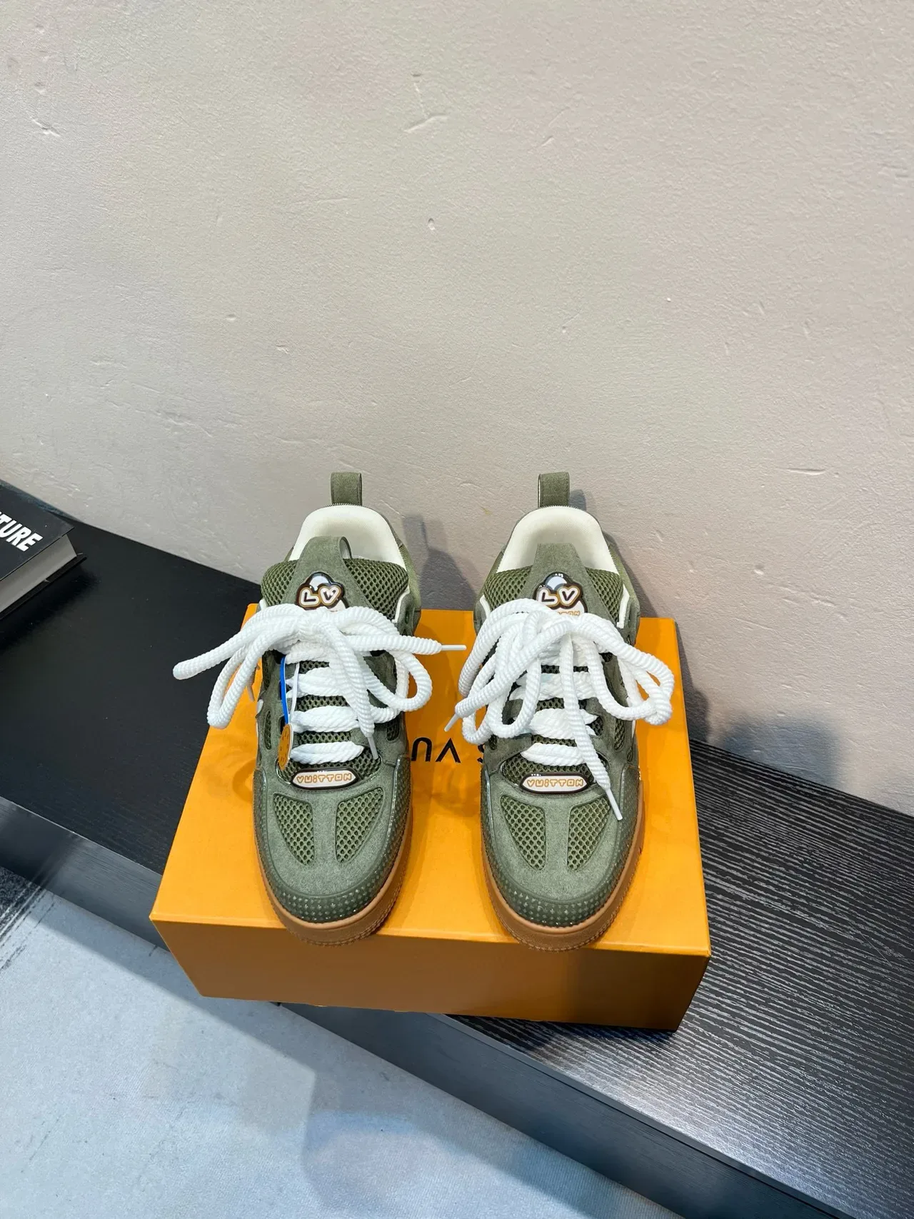 Louis Vuitton Verde Beige Oliva Ante Y Malla Cintas Trenzadas Blancas Lifestyle Sneakers 2
