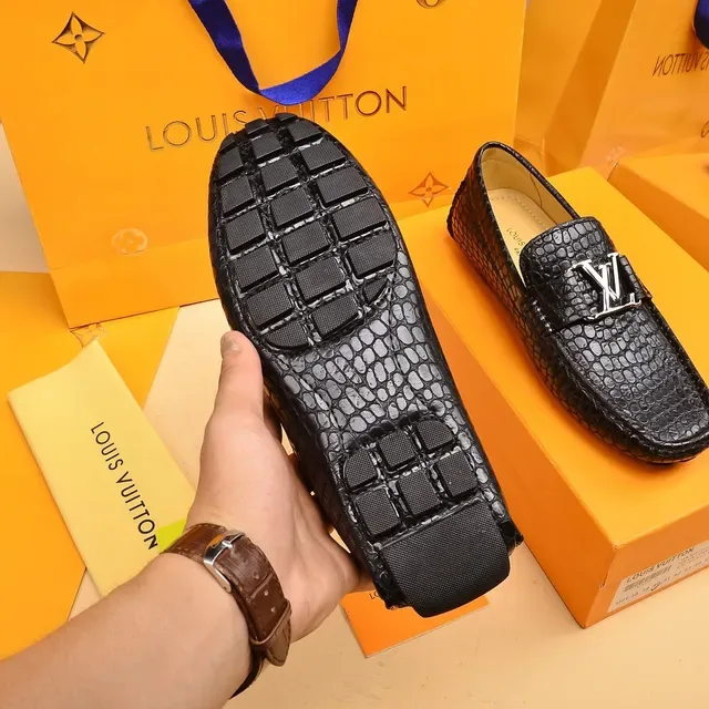 路易威登 黑色银色鳄鱼纹皮革 LV Logo 扣 乐福鞋 5