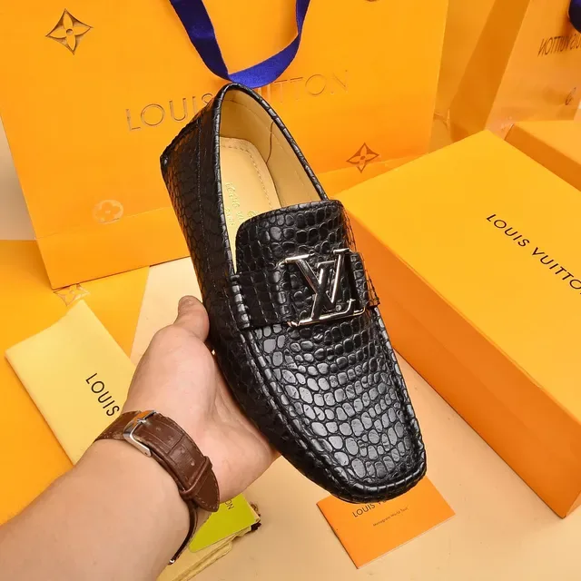 路易威登 黑色银色鳄鱼纹皮革 LV Logo 扣 乐福鞋 7