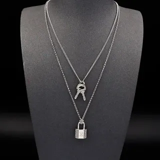 Louis Vuitton Lock & Key قفل ومفتاح مرصع بالكريستال سلاسل متعددة الطبقات