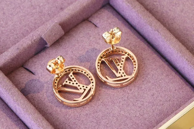 लुई विटन LV सर्किल Pavé स्टड ईयरिंग्स 4