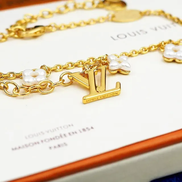 Louis Vuitton LV Flower Charm Bracelet Gold White Chain Pearl Charms Bracelet 3