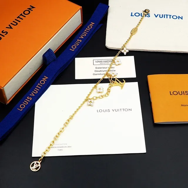Louis Vuitton LV Flower Charm Bracelet Gold White Chain Pearl Charms Bracelet 4