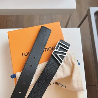 Louis Vuitton LV Initiales 黑色粒面皮革腰带