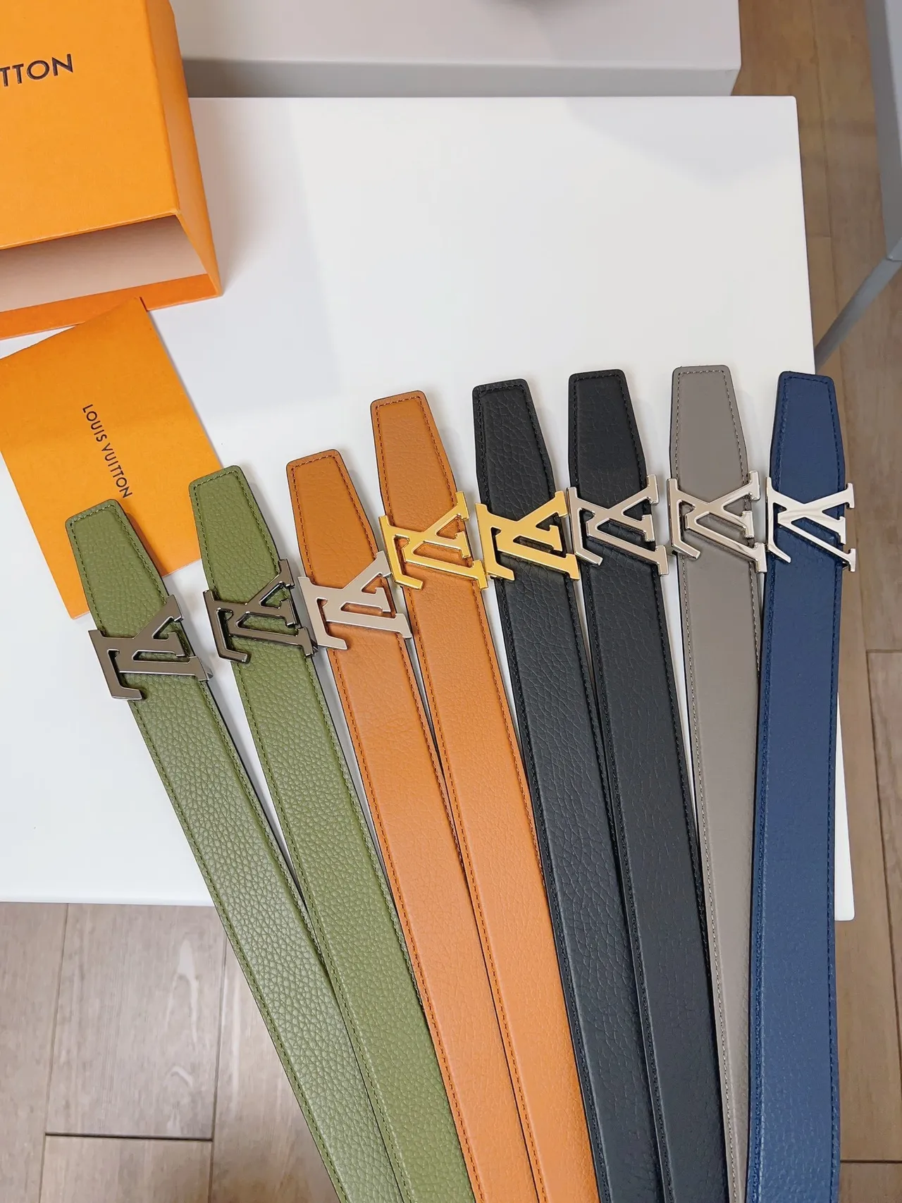 Louis Vuitton LV Initiales Interlocking Buckle 皮革腰带 8