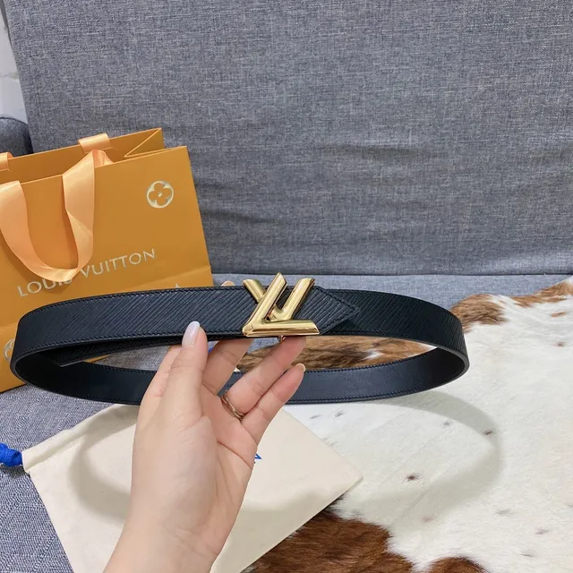 Louis Vuitton LV Initiales Navy Epi Cinturón de cuero 2