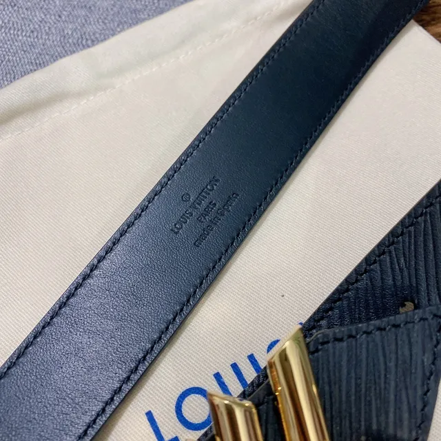 Louis Vuitton LV Initiales Navy Epi Cinturón de cuero 4
