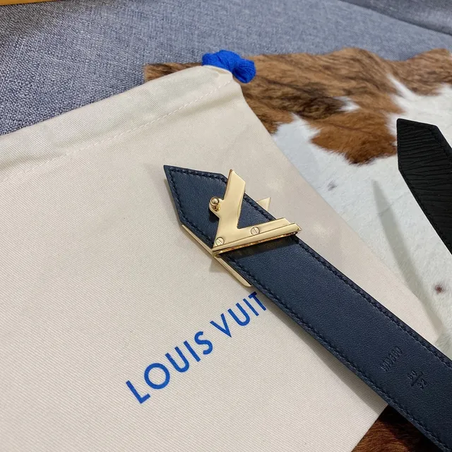 Louis Vuitton LV Initiales Navy Epi Cinturón de cuero 5