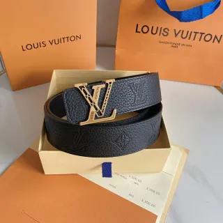 Louis Vuitton LV Initiales Twist काला पेबल्ड चमड़ा बेल्ट