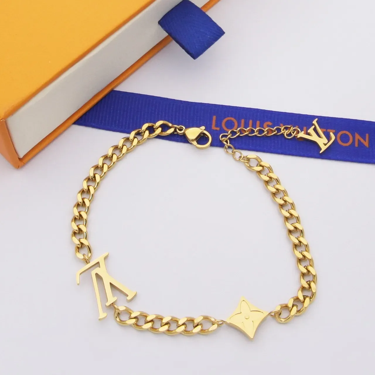 Louis Vuitton LV Instinct Silver-Tone Curb Chain Bracelet 4