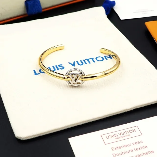 路易威登 LV Knot 金银色 抛光 印花扣 手链 3