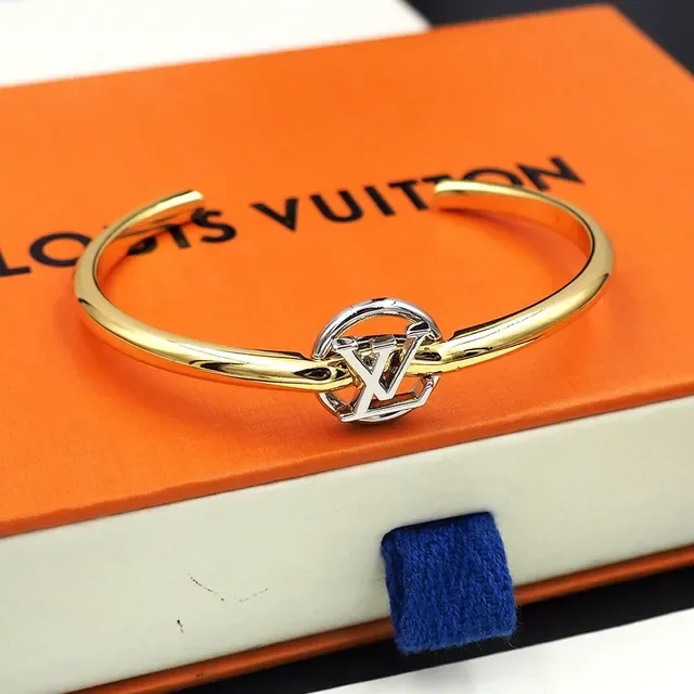 路易威登 LV Knot 金银色 抛光 印花扣 手链 6