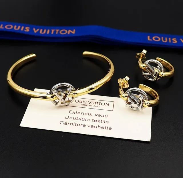 路易威登 LV Knot 金银色 抛光 印花扣 手链 9