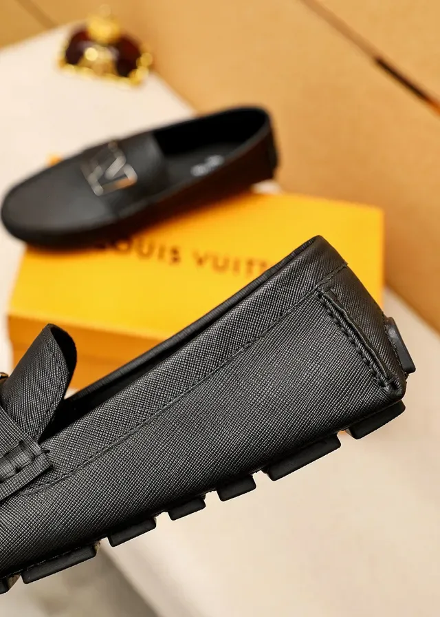 Louis Vuitton LV Logo Loafer Noir Cuir Texturé Loafers 3