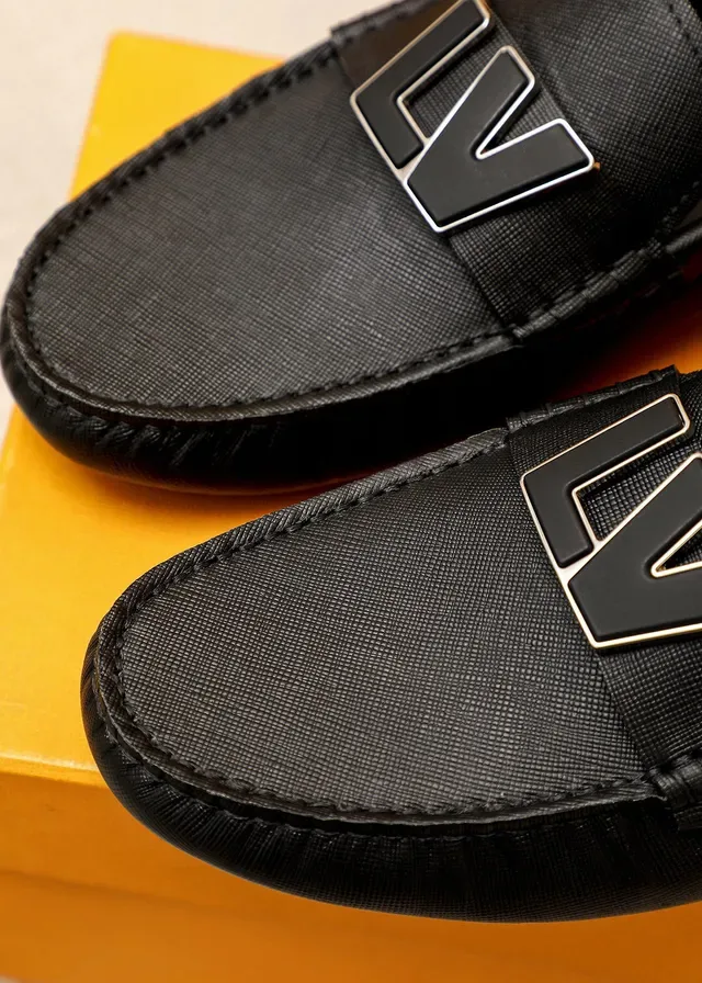 Louis Vuitton LV Logo Loafer Noir Cuir Texturé Loafers 5