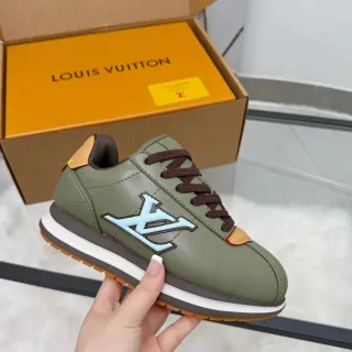 Louis Vuitton LV Trainer Sneakers Ejército Marrón Cuero Superior Monograma Embossed Lifestyle