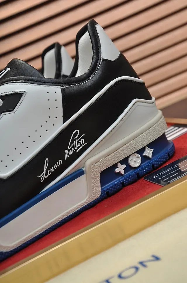 Louis Vuitton LV Trainer Noir Bleu Cuir Synthétique Supérieur Signature Cursive Lifestyle Sneakers 2