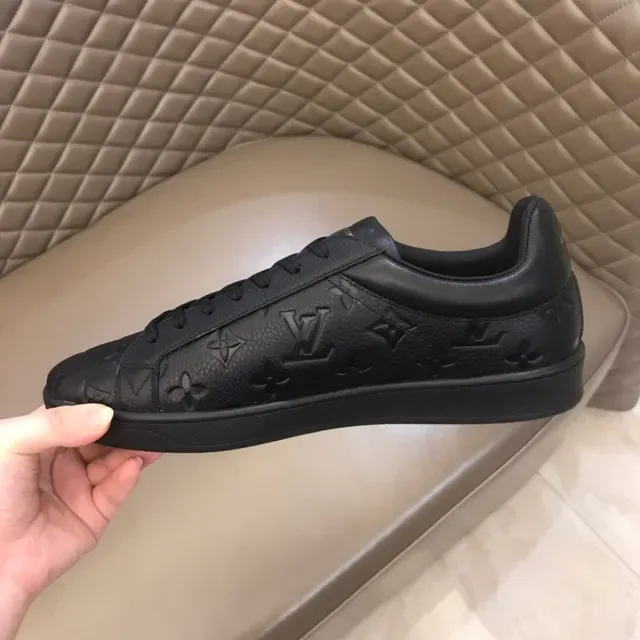 Louis Vuitton LV Trainer Zapatos Lifestyle de Cuero Negro con Monograma Embossado Low-Top con Cordones 3