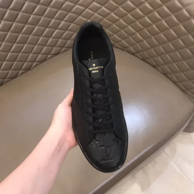 Louis Vuitton LV Trainer Zapatos Lifestyle de Cuero Negro con Monograma Embossado Low-Top con Cordones 4