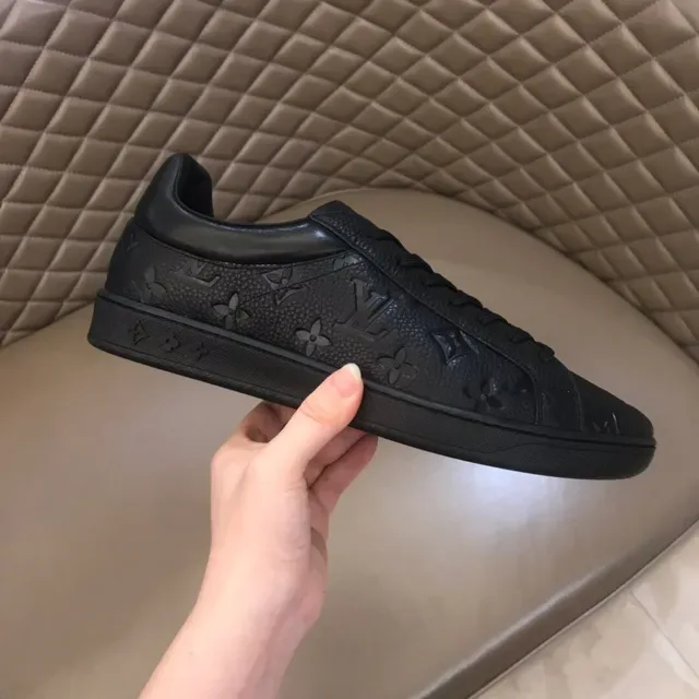 Louis Vuitton LV Trainer Zapatos Lifestyle de Cuero Negro con Monograma Embossado Low-Top con Cordones 5