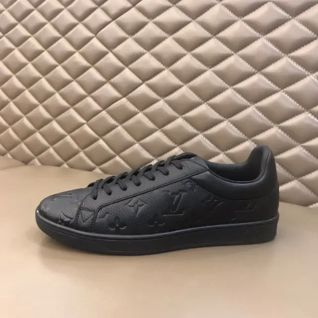 Louis Vuitton LV Trainer Zapatos Lifestyle de Cuero Negro con Monograma Embossado Low-Top con Cordones 6