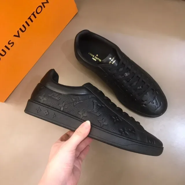 Louis Vuitton LV Trainer Zapatos Lifestyle de Cuero Negro con Monograma Embossado Low-Top con Cordones 7